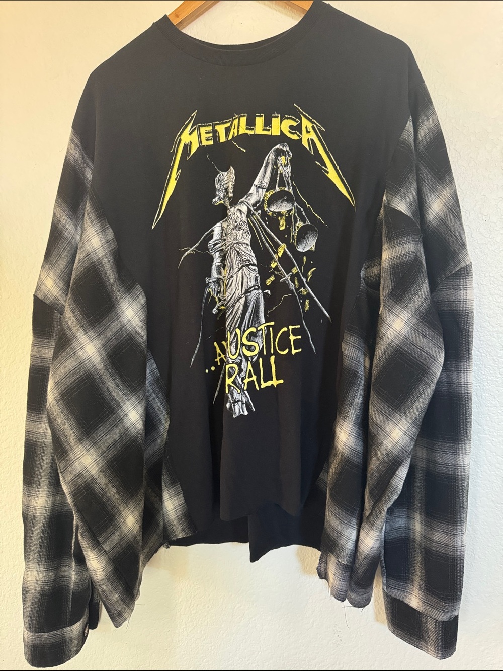 Metallica Graphic Flannel Sleeve Tee - Black & Yellow 2xl